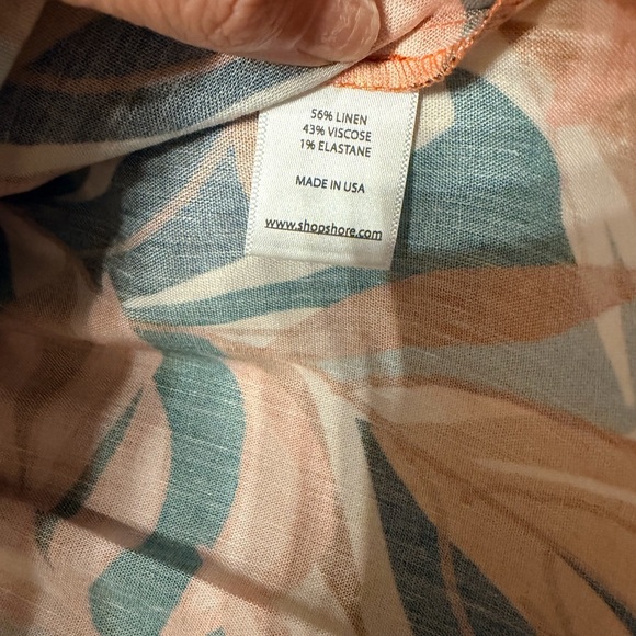 Shore cropped button up size Small oversized NWT - Picture 3 of 4